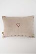 Zusss kussen lieverd hart 35x25cm zand