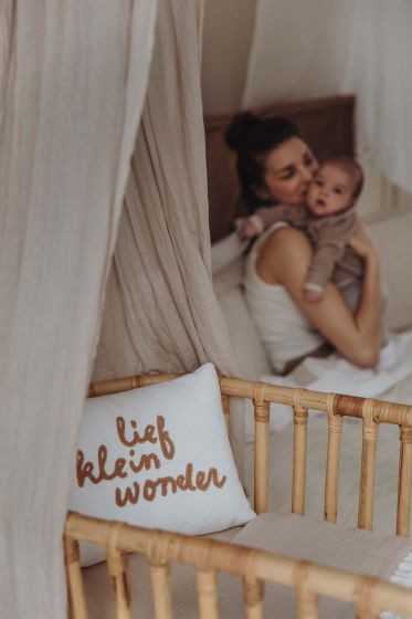 Zusss kussen lief klein wonder 25x35 wit/camel