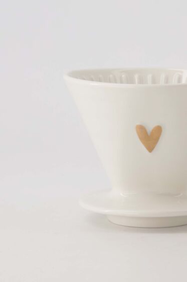 Zusss koffiefilterhouder keramiek hartje wit/goud